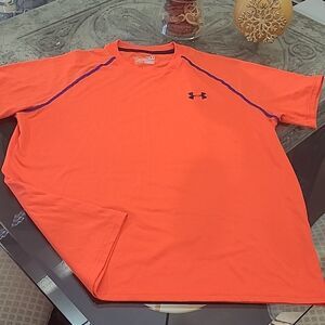 UNDER Armour Heat Gear Medium Athletic Shirt New